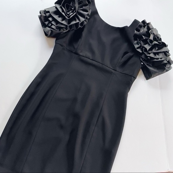 Shani Dramatic Rosette Sleeve Crepe Sheath Cocktail Dress Black - Picture 8 of 12